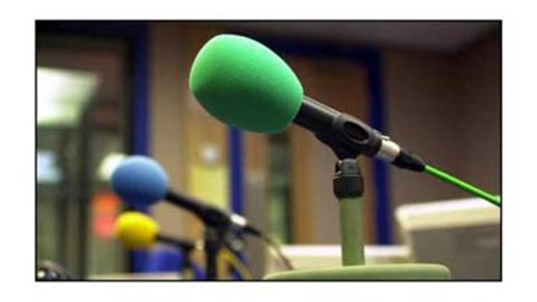 مقدمة برنامج «نجوم إف إم» تورط المحطة.. تعرف على السبب