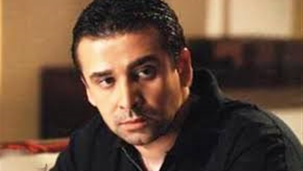 كريم عبد العزيز في مصر الجديدة لتصوير «الزئبق»