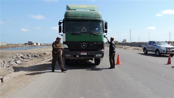 مرور  دمياط  يضبط 8 سائقين للقيادة تحت تأثير المخدر (فيديو)