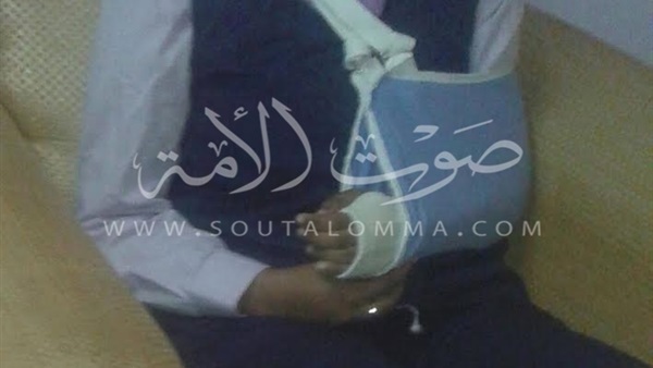   بالصور.. طالبة تأخرت على طابور المدرسة بأسوان ففقدت القدرة على تحريك يدها  