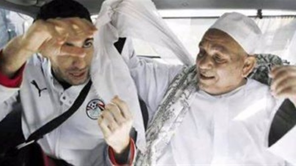 الإثنين.. عزاء والد «أبو تريكة» بدوار العائلة في «ناهيا»