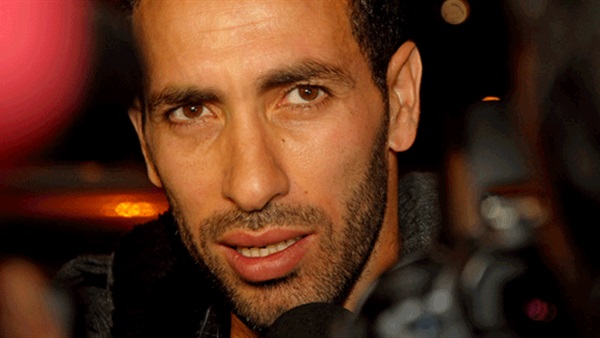 أبو تريكة يمكنه العودة إلى مصر لتشييع جنازة والده