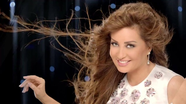 مفاجأة.. لطيفة تغني للمرة الأولى بـ «الشعبي»