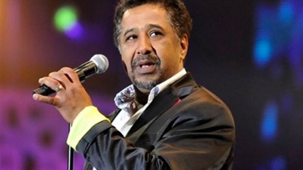 الشاب خالد يشعل ليل "أبو ظبي" بمجموعة من أشهر أغانية