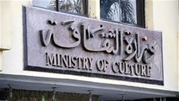 موظف بالثقافه يضرب عن الطعام  بسبب جبروت  صبحى والوزير يتدخل 