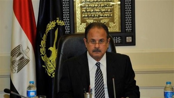 وزير الداخلية يزور رجال الشرطة والقضاء المصابين في تفجير فندق العريش