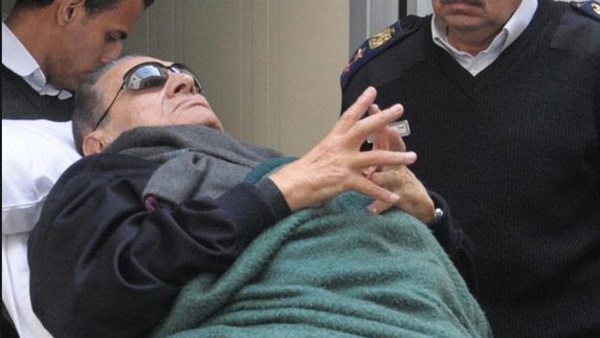 أنباء عن تدهور صحة مبارك