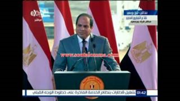 بالفيديو.. السيسي يقف دقيقة حداد على أرواح ضحايا العمليات الإرهابية 