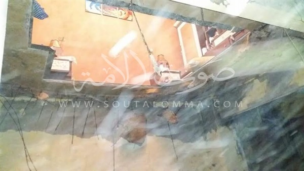 بالصور.. انهيار سقف أحد العقارات فى بورسعيد