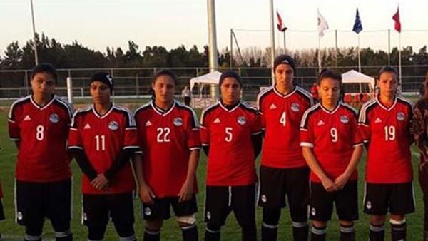 "منتخب الكرة النسائية" يتقدم بواجب العزاء في لاعبة صید المحلة