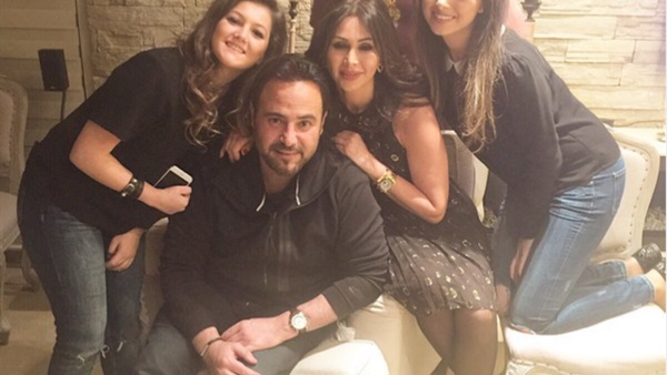 بالصورة..عائلة الحلانى تحتفل بعيد ميلاده