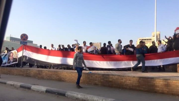 توافد حاملى الماجستير والدكتوراة علي "المحامون" للتفاوض علي إطلاق صراح زملائهم المحتجزون