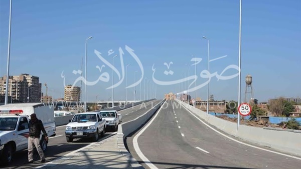 بالصور.. تشغيل تجريبى لكوبرى الإخصاص بالمنيا تمهيدًا لإفتتاحه الشهر المقبل   