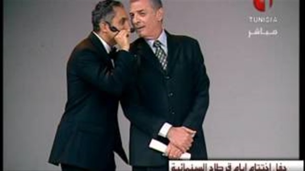 بالفيديو.. باسم يوسف يشارك محمود حميدة اغنية قديمة بطريقة طريفة