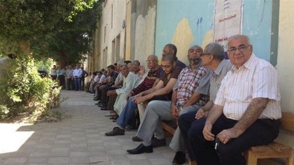 كبار السن يتصدرون لجان إعادة الانتخابات البرلمانية في الزاوية الحمراء