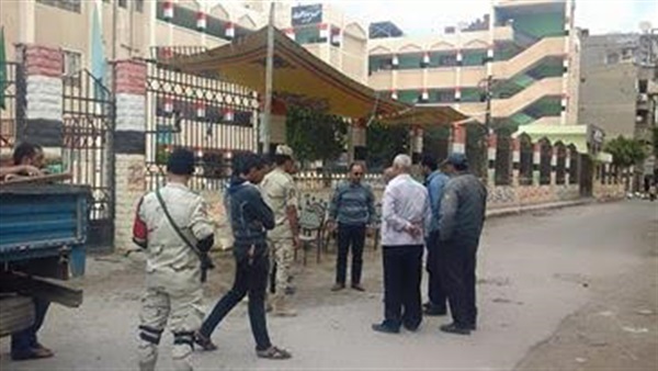 بالصور.. إقبال ضعيف من قبل النخابين بالدوائر الثلاث بدمياط