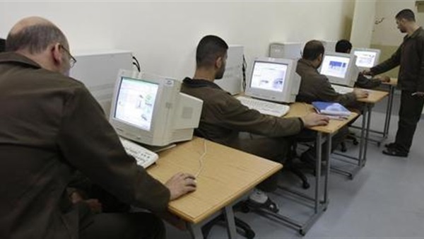 اقتصاديون: 25% من الشباب العربي عاطلون عن العمل 
