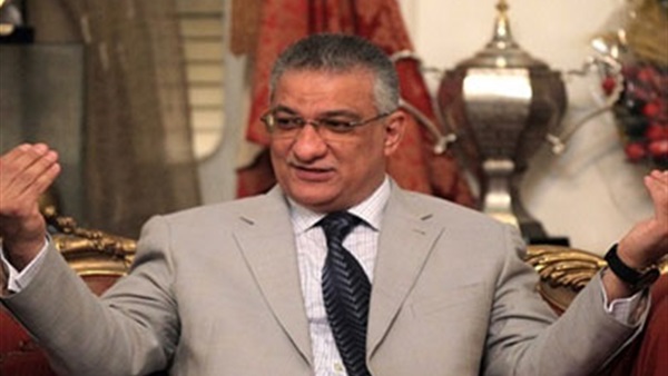 «زكي بدر» يدلي بصوته في جولة إعادة «النواب» بمصر الجديدة
