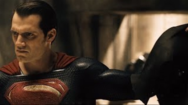 بالفيديو .. التريلر الجديد لـ"Batman v Superman" يحقق أكثر من 2 مليون مشاهدة 