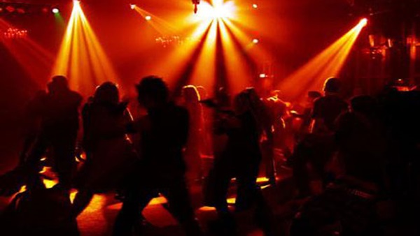 ملهى ليلي يؤرق المنتخب الأوليمبي بالسنغال  