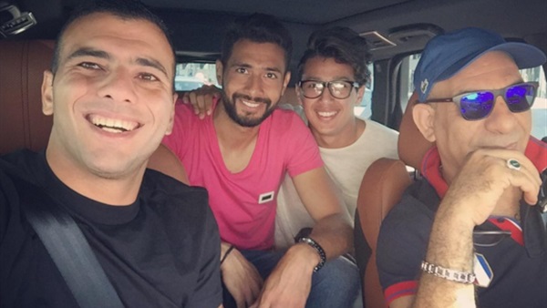 لاعبي الأهلي يتجولون بـ"دبي"