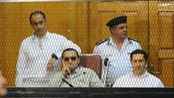 دفاع مبارك ونجليه يتنازل عن استشكال وقف تنفيذ الغرامات المالية في "القصور الرئاسية"