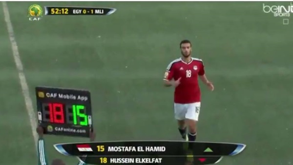 دخول مصطفي فتحي وخروج حسين رجب 