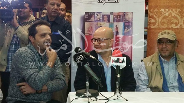 بالصور.. هنيدى فى حفل توقيع كتاب عمر طاهر الجديد