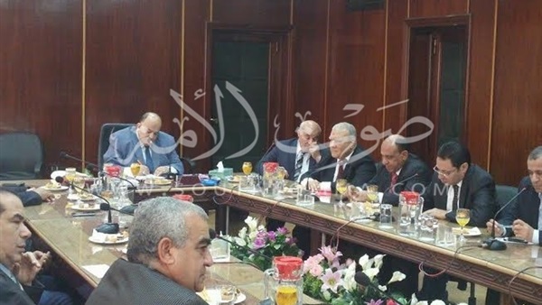 بالصور.. محافظ الدقهلية يلتقي أعضاء البرلمان الجدد