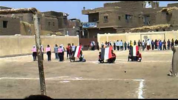 مدرسة «الطود» بالأقصرتشارك بمبادرة لتجميل الوحدة الصحية