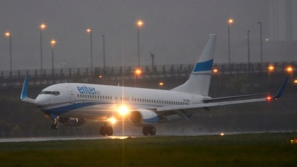 «مطار تورونتو»: وصول أول طائرة للاجئين سوريين إلى كندا