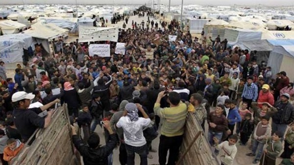 طائرة عسكرية تقل 136 لاجئا سوريا تقلع من لبنان فى طريقها إلى كندا