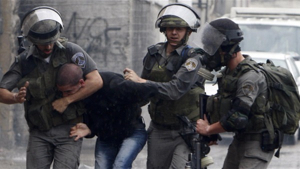 اعتقال فلسطيني يشتبه بانه هاجم جنودا في الضفة الغربية