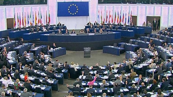 أوكرانيا تدعو البرلمان الأوروبي لتمديد العقوبات ضد روسيا