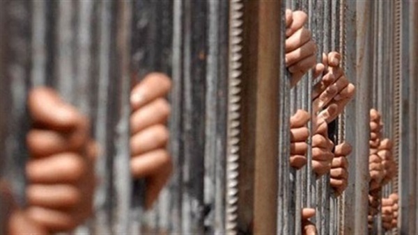 القبض علي 5 متهمين مطلوبين في قضايا جنائية بأسيوط