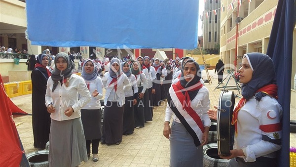  بالصور.. لجنة لتقيم المرشدات واستعراض الطالبات بمدرسة فى كفرالشيخ 