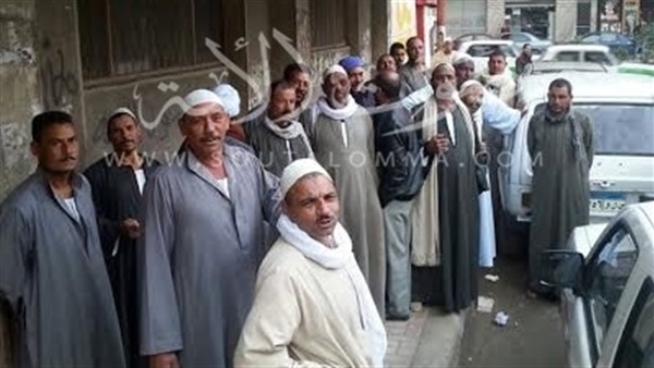  بالصور.. فلاحو البحيرة يتظاهرون للمطالبة بتعويضات السيول