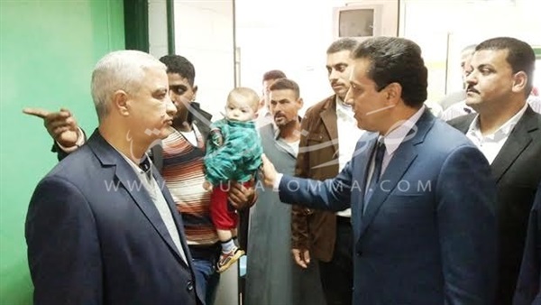 بالصور..محافظ الشرقية فى زيارة مفاجئة لوحدة صحية بالعصايد 