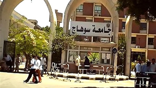 لجنة من وزارة الشباب تزورجامعة سوهاج لتقييم مركز الفنون