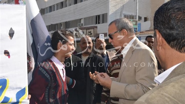 بالصور..محافظ قنا  يطلق مسيرة حماية المستهلك بشوارع المحافظة  
