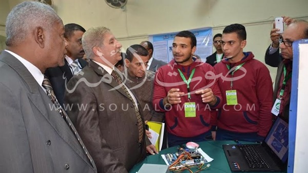   بالصور .. محافظ الإسماعيلية يفتتح معرض العلوم و الهندسة المحلي
