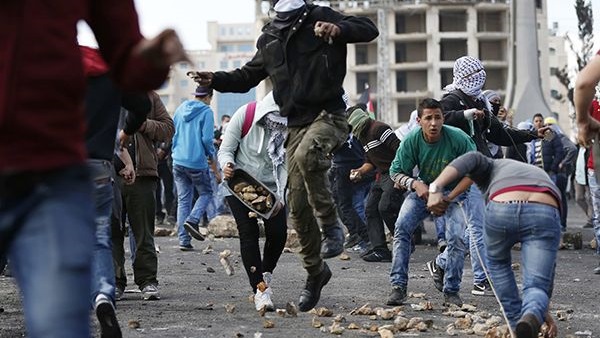استشهاد فلسطينيين اثنين برصاص قوات الاحتلال فى مخيم قلنديا