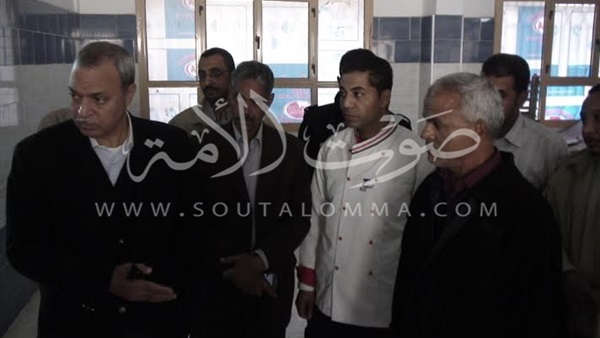 بالصور.. محافظ قنا يتفقد المدرسة الثانوية الفندقية بدشنا
