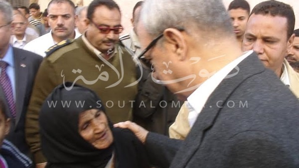 محافظ قنا: إنشاء ملعب نجيل صناعي ومبنى إداري علي مساحة 3750 متر