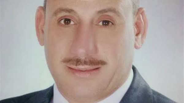 نائب المنيا: أداء المحافظ غير لائق
