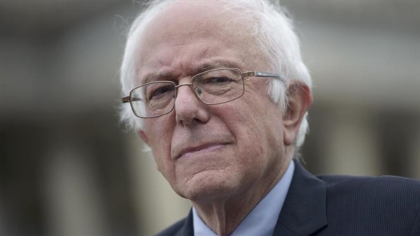 السناتور ساندرز يعتذر لكلينتون على سرقة بيانات خاصة بحملتها الانتخابية