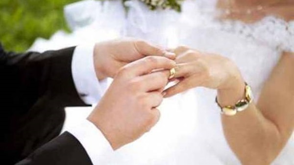 موقع أمريكي يقدم 10 آلاف دولار للراغبين في الزواج