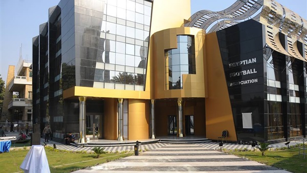 "لجنة المسابقات" تقرر إيقاف سعفان وتغريم باكيتا 