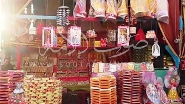 بالصور..الحلوي وحلقات الذكر تتصدر إحتفالات «سيد الخلق» ببنى سويف