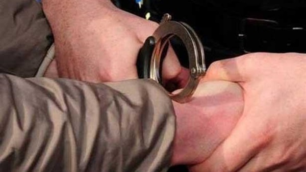 ضابط شرطة ينجح فى إنقاذ مواطنة من السرقة